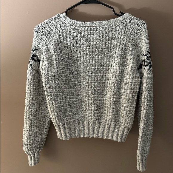 Cozy Gray Knit Sweater - Picture 2 of 4